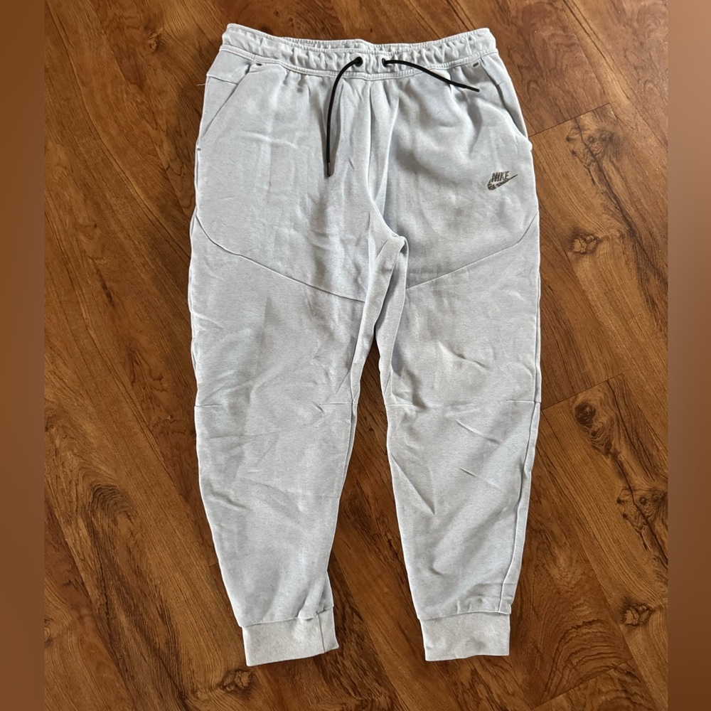 Nike Light Gray Men's Joggers Sweatpants